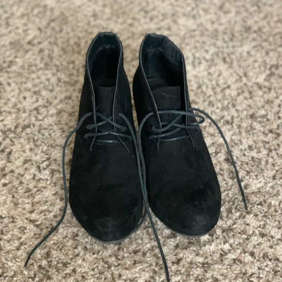 Faux suede wedge booties - Picture 2 of 5